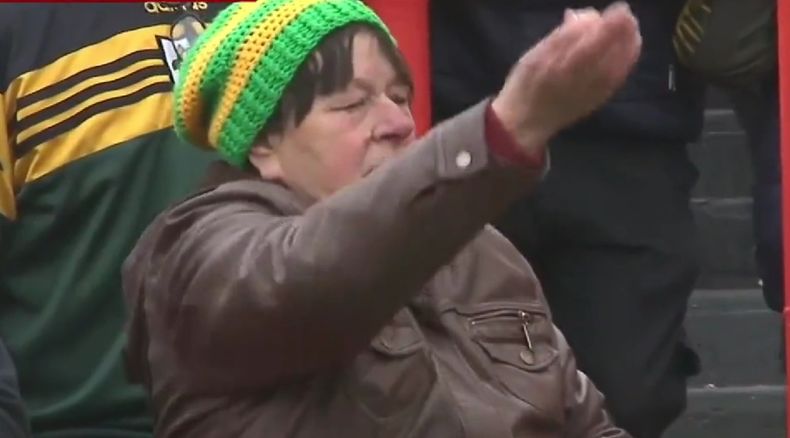 Una fanática de Aldosivi intentó mufar un ataque de River.
