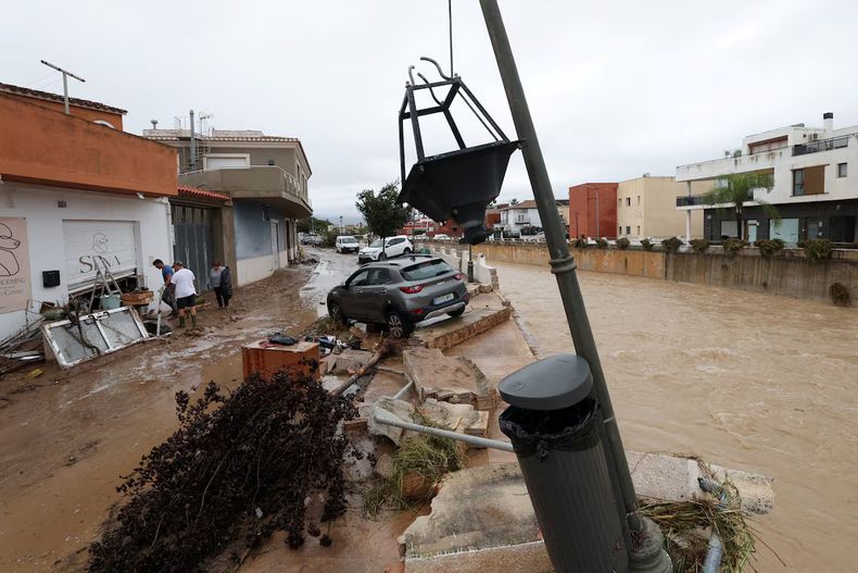 Se espera que las condiciones climáticas mejores el martes.