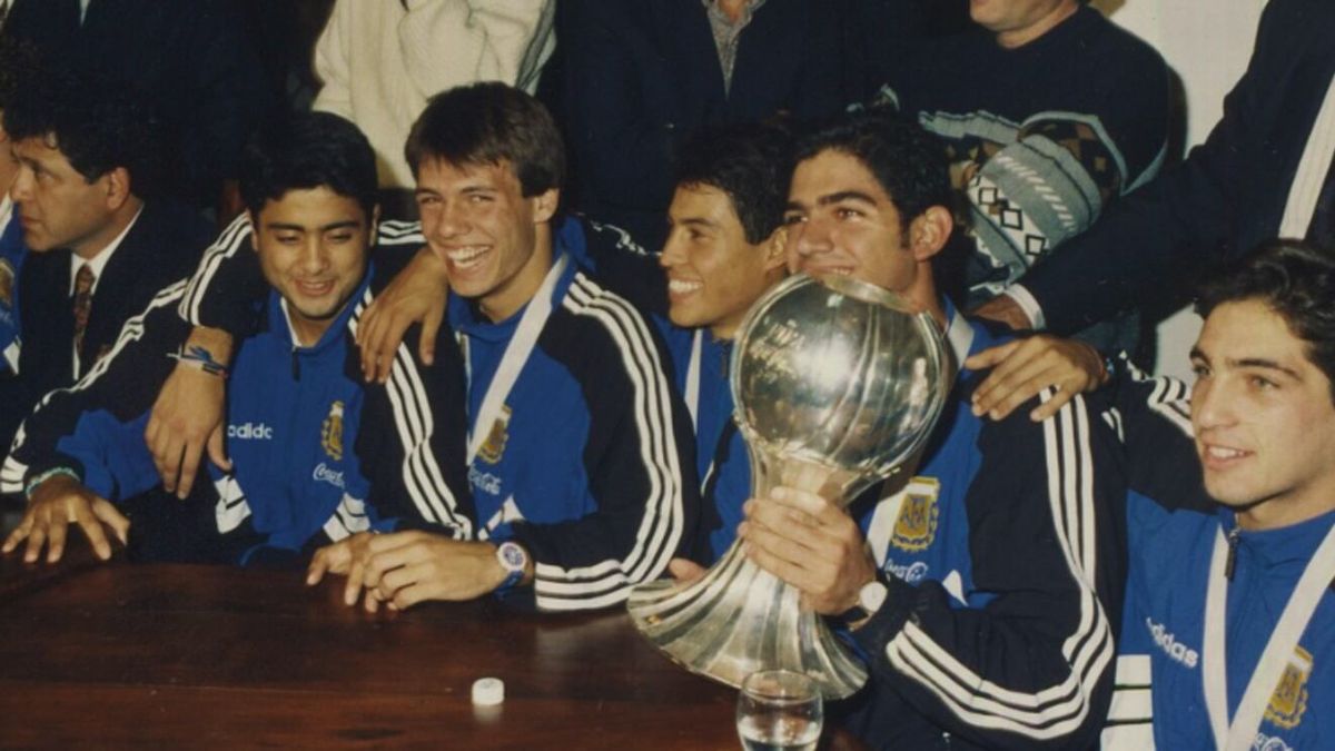 El futbolista que pasó de la cancha al estudio: la historia del campeón del mundo que se retiró para dedicarse a la abogacía