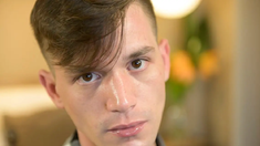 El denunciante de Jey Mammon afirmó que 114 personas le aseguraron que fueron abusadas por famosos. El denunciante de Jey Mammon afirmó que 114 personas le aseguraron que fueron abusadas por famosos.