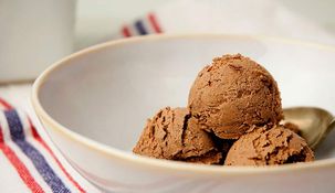 Cómo preparar el mejor helado de chocolate casero.