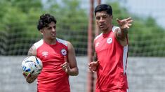 López Muñoz junto a Enzo Pérez, uno de los flamantes refuerzos del Bicho. López Muñoz junto a Enzo Pérez, uno de los flamantes refuerzos del Bicho.