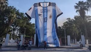 La camiseta más grande del mundo está en Salta.