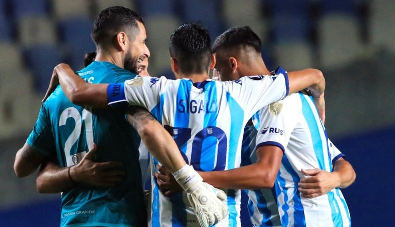 Con un golazo de Rojas, Racing festejó en su debut en la Copa Libertadores