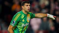 El Dibu Martínez tuvo una gran atajada para Aston Villa contra Nottingham Forest. El Dibu Martínez tuvo una gran atajada para Aston Villa contra Nottingham Forest.