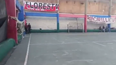 En el lugar había 60 personas y se secuestraron dos armas.