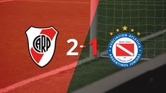 victoria de river plate sobre argentinos juniors por 2-1 victoria de river plate sobre argentinos juniors por 2-1