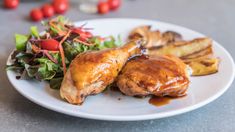 El pollo al ajillo es una receta simple pero deliciosa. El pollo al ajillo es una receta simple pero deliciosa.