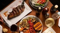 Los usuarios de TripAdvisor le dieron en promedio una calificación de 4.5 estrellas Los usuarios de TripAdvisor le dieron en promedio una calificación de 4.5 estrellas