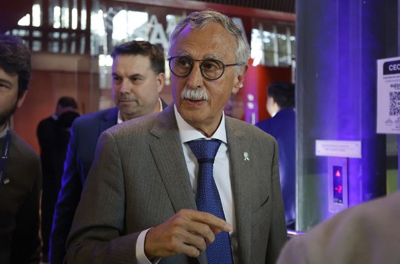 El ministro de Salud, Mario Lugones.