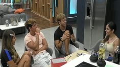 Los participantes no se esperan esta noticia. Los participantes no se esperan esta noticia.