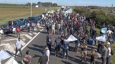 Acindar suspendió a 350 trabajadores por la recesión económica Acindar suspendió a 350 trabajadores por la recesión económica