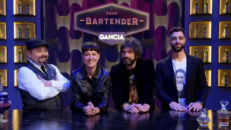 El Gran Bartender es conducido por Diego Poggi y tiene un jurado de especialistas.