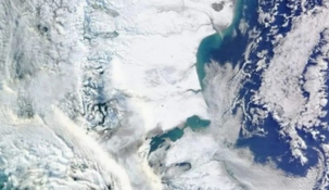 La imagen satelital muestra a casi el 70% del territorio santacruceño teñido de blanco por las nevadas. La imagen satelital muestra a casi el 70% del territorio santacruceño teñido de blanco por las nevadas.