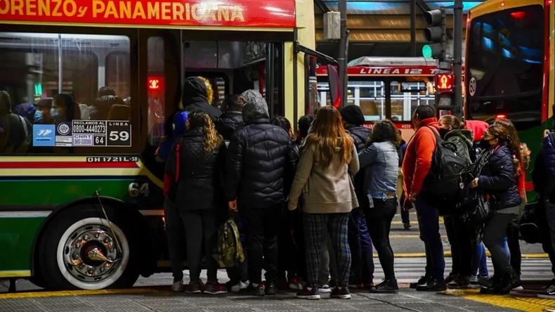 Las empresas de colectivos del AMBA podrán cubrir a otras que hagan paro.