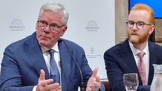 Kristinn Hrafnsson y Joseph Farrell de WikiLeaks mantienen una intensa agenda en Buenos Aires.