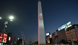 En el Obelisco, se pudo observar una proyección sobre el Papa.&nbsp;