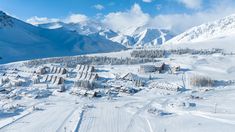 Las actividades recreativas y deportivas relacionadas con la nieve son múltiples, y cada una tiene su encanto. Las actividades recreativas y deportivas relacionadas con la nieve son múltiples, y cada una tiene su encanto.