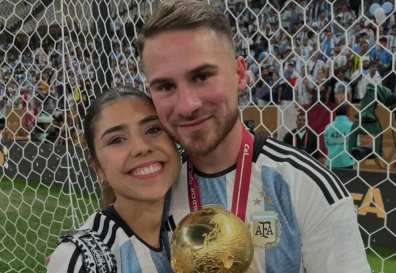 El jugador de la Selección argentina dejó&nbsp; a su novia en Navidad.