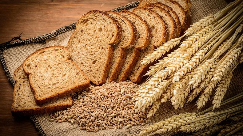 Un estudio de Harvard revela que no es saludable comer más de dos rebanadas de pan blanco por día