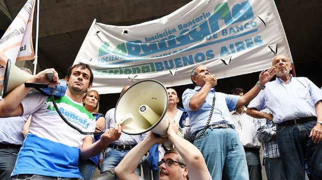 El sindicato que conduce Sergio Palazzo resaltó el compromiso de Massa con la Banca Pública.