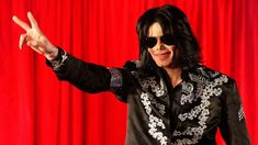Michael Jackson podría volver a la música a 15 años de su muerte. Michael Jackson podría volver a la música a 15 años de su muerte.