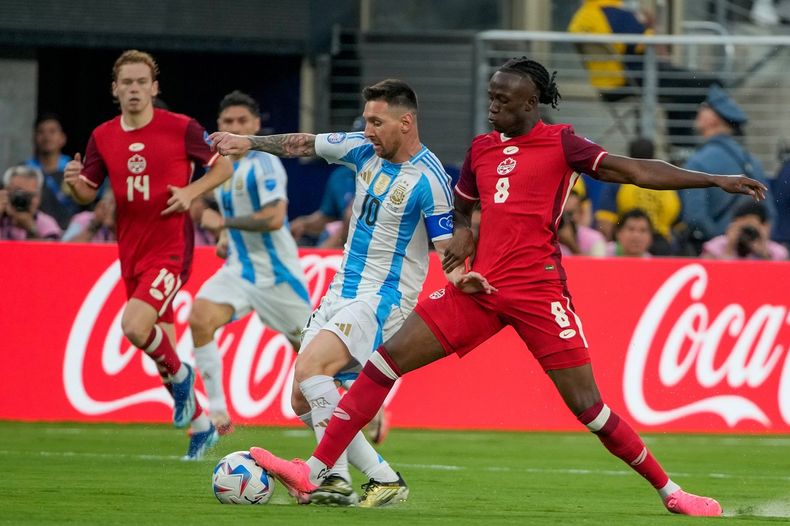 Canadá vs. Argentina en semifinales de la Copa América 2024.