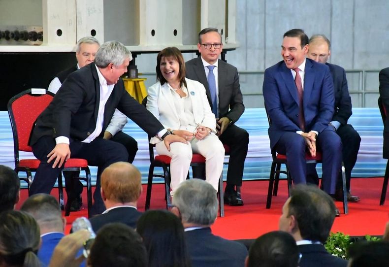 Enrique Riera Escudero, Patricia Bullrich y Gustavo Vald&eacute;s.