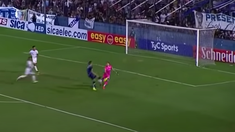 Lamolina sancionó un penal cuestionable para Quilmes. Lamolina sancionó un penal cuestionable para Quilmes.