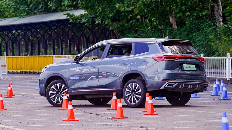 Probamos las capacidades técnicas de los Chery Tiggo en China.