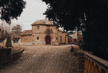 Su riqueza cultural se destaca por haber sido una de las postas del Camino Real.