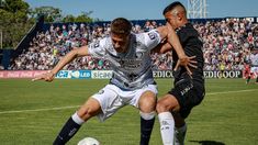 Almirante Brown e Independiente Rivadavia se disputan el primer ascenso a Primera Division Almirante Brown e Independiente Rivadavia se disputan el primer ascenso a Primera Division
