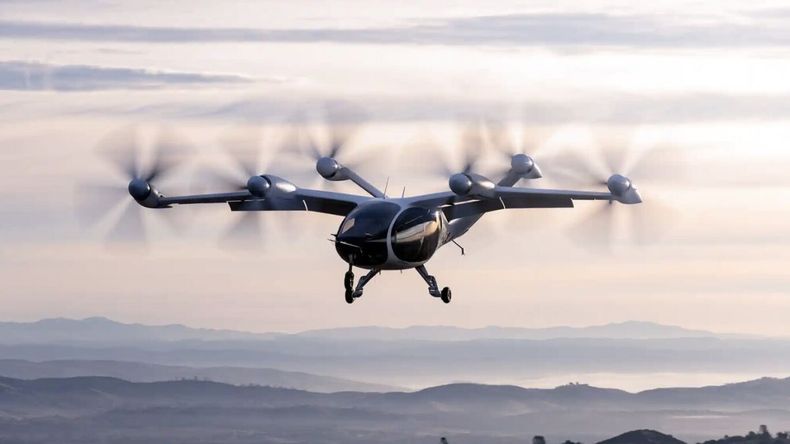 En este contexto, se destaca el prototipo desarrollado por esta empresa porque este vehículo eléctrico vertical (eVTOL) logró superar los 240 kilómetros de vuelo en una sola prueba