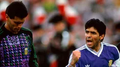 Maradona y Goycochea disputando el Mundial de Italia 1990. Maradona y Goycochea disputando el Mundial de Italia 1990.