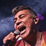 Javier La Pepa Brizuela, quien entonó el Himno antes del amistoso entre Argentina y Bolivia, es un reconocido cantante cuartetero de Córdoba.&nbsp;