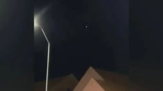 Dos hombres vivieron un extraño fenómeno en Santiago de Chile con un Ovni. Dos hombres vivieron un extraño fenómeno en Santiago de Chile con un Ovni.