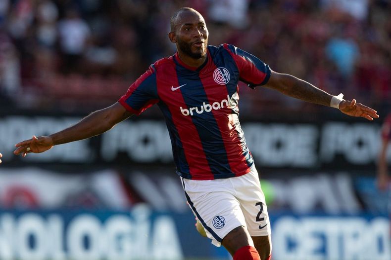 El delantero colombiano Diego Herazo convirtió su primer gol con la camiseta de San Lorenzo y le dio la victoria por 2 a 0 al Ciclón sobre Tigre.&nbsp;