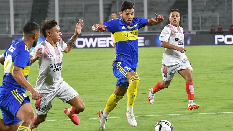 El volante paraguayo tuvo su debut con la camiseta xeneize.