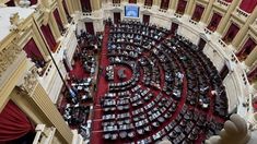 Estuvieron presentes 124 diputados, cinco menos que el quórum necesario.