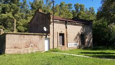 La localidad se ubica a 31 km de la ciudad de Chivilcoy. La localidad se ubica a 31 km de la ciudad de Chivilcoy.