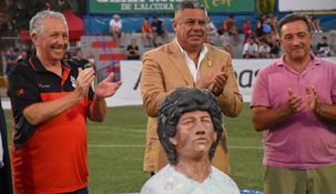El homenaje a Diego Maradona en LAlcudia.