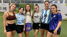 Lali Espósito jugó al fútbol en Qatar con varias famosas. Lali Espósito jugó al fútbol en Qatar con varias famosas.