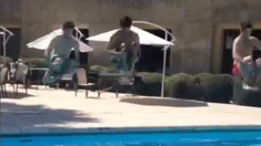 Mariano Martínez no le teme al frío: divertido chapuzón en el hotel de Córdoba ¡con el agua helada! Mariano Martínez no le teme al frío: divertido chapuzón en el hotel de Córdoba ¡con el agua helada!