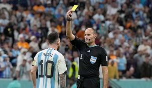 El árbitro español Matheu Lahoz no seguirá dirigiendo en el Mundial de Qatar.