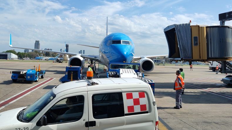 Aerolíneas Argentinas denunció a los gremios APLA y AAA de realizar un paro encubierto.