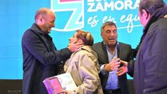 Los adultos mayores están incluidos en el programa Conectando con Vos.