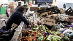 La pobreza en Argentina trepó al 52% en el primer semestre de 2024. La pobreza en Argentina trepó al 52% en el primer semestre de 2024.