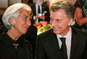 Mauricio Macri junto a la extitular del FMI, Christine Lagarde.