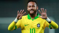 Neymar Jr. anunció que será padre por quinta vez.