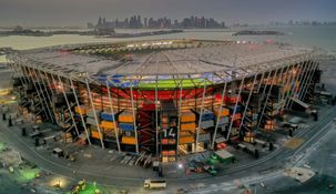 Argentina enfrenta a Polonia en el estadio 974, hecho con contenedores.&nbsp;